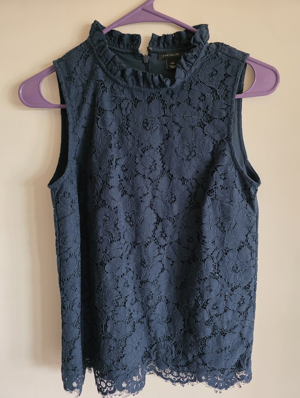 NWOT Ann Taylor Navy Floral Lace Sleeveless Ruffle Neck Top
